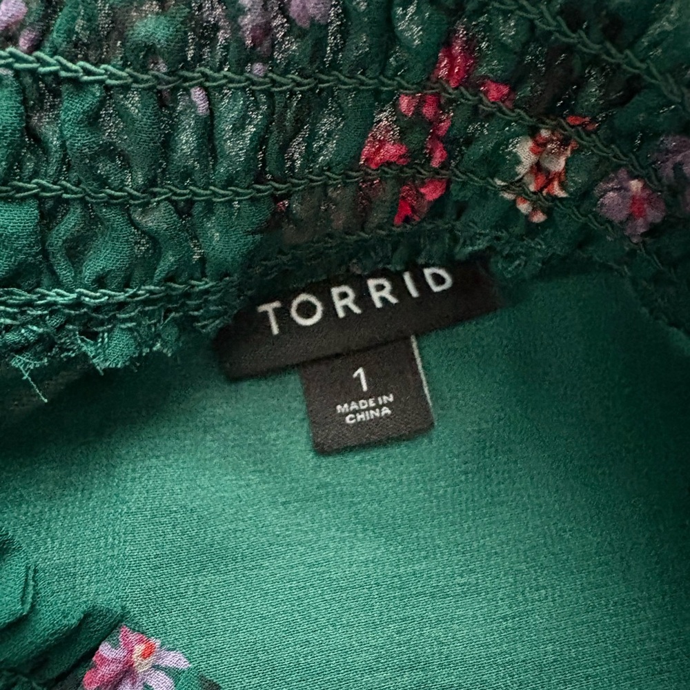 Torrid Womens Green Floral Print Sheer Long Sleeve Blouse Size 1 (14/16)(1X) - Picture 3 of 10